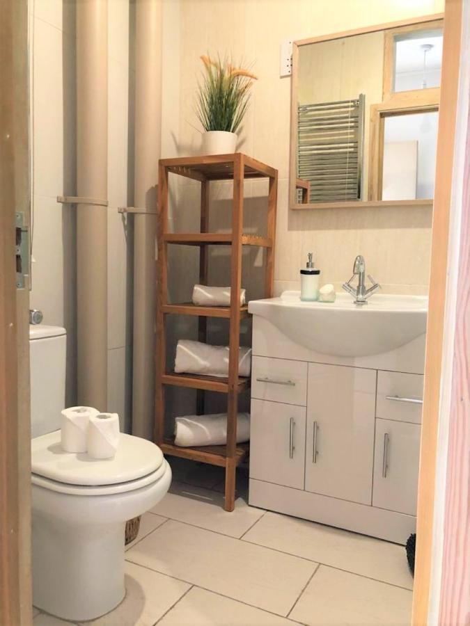 Studio Flat Without Kitchen At Kentish Town Лондон Екстер'єр фото