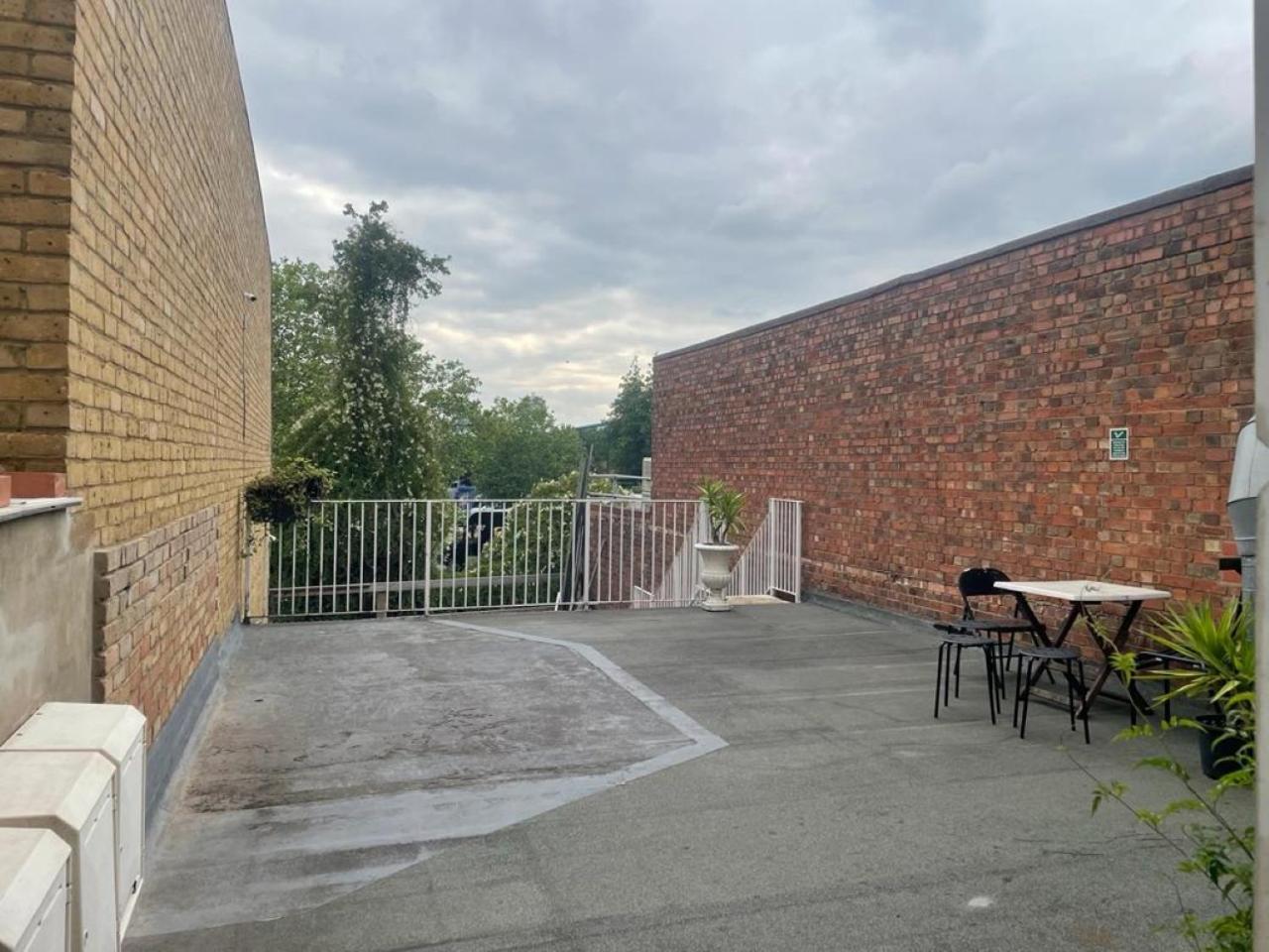 Studio Flat Without Kitchen At Kentish Town Лондон Екстер'єр фото